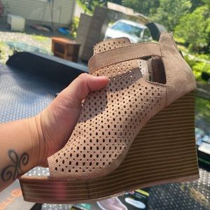 Parker & Sky wedges - Size 8